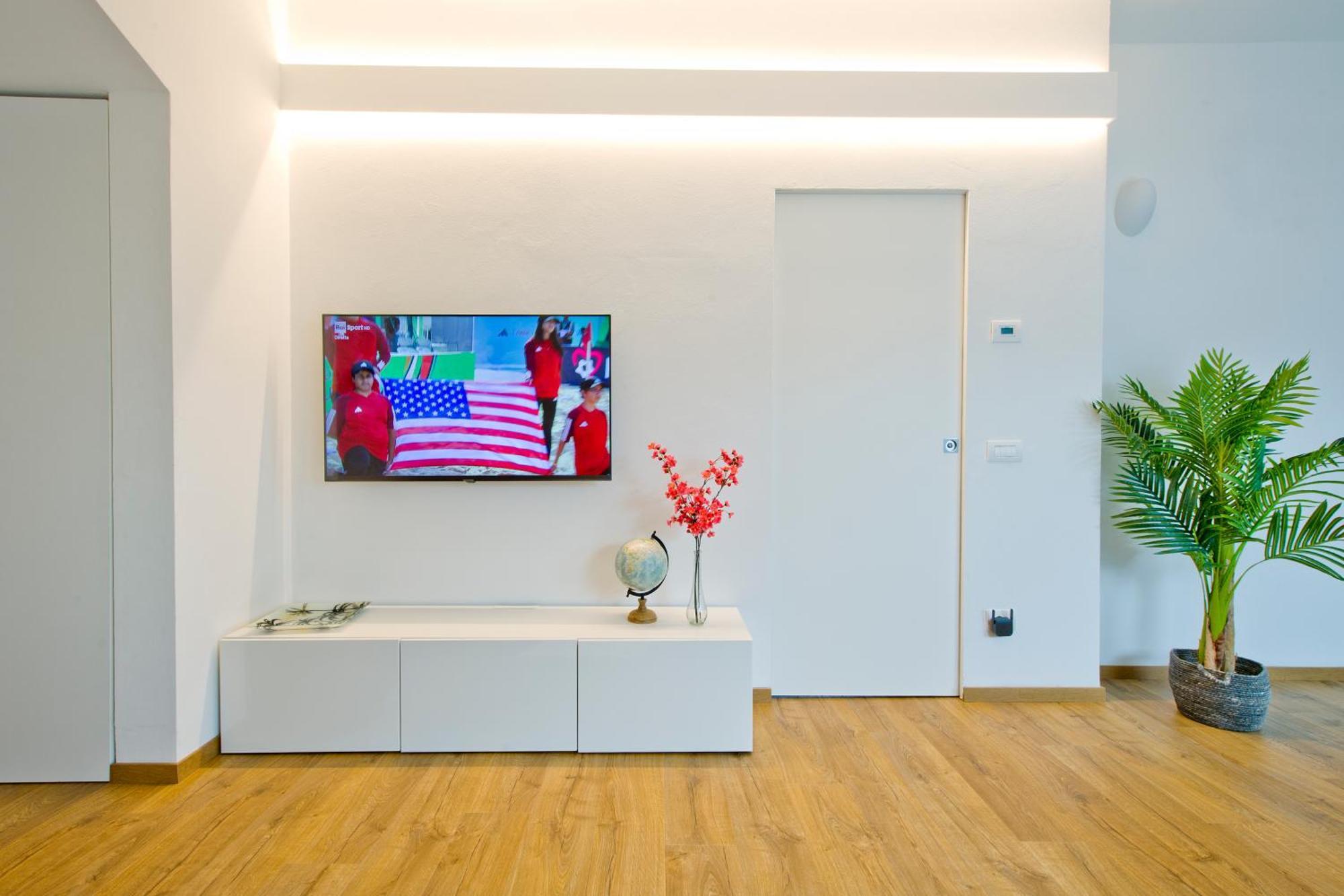 Sky View Apartment Como Exterior photo